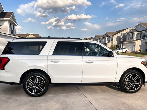 Used 2021 Ford Expedition Max Limited image 1