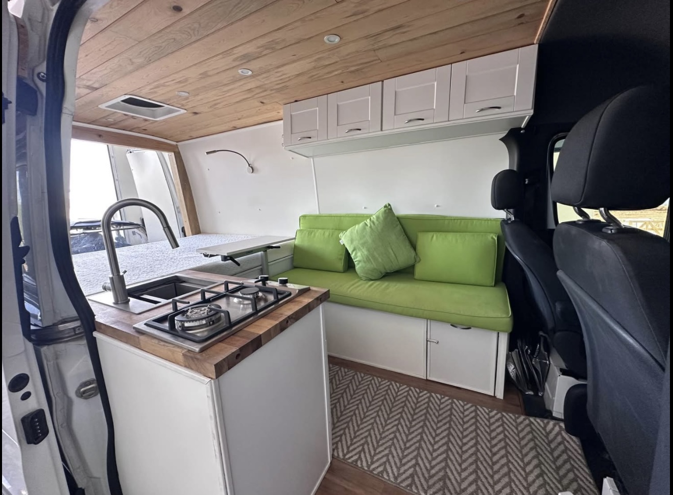 Used 2020 Mercedes-Benz Sprinter 2500 image 4