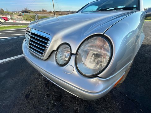 Used 2001 Mercedes-Benz CLK 430 Coupe image 6