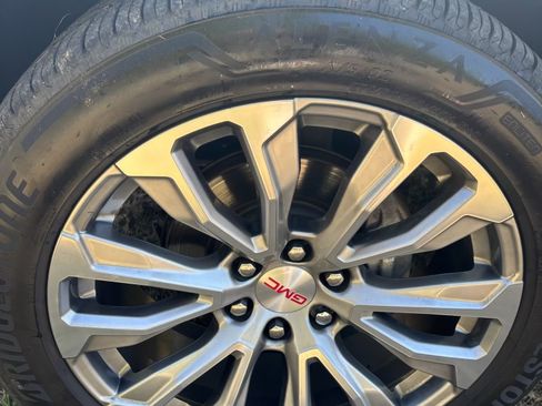 Used 2021 GMC Yukon XL Denali w/ Denali Premium Package image 13