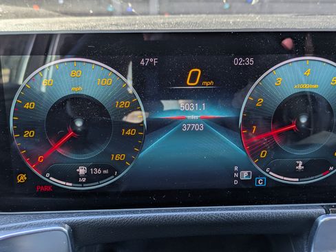 Used 2020 Mercedes-Benz GLB 250 4MATIC image 4