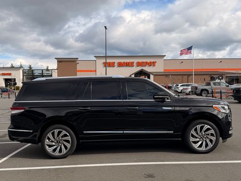 Used 2022 Lincoln Navigator L Reserve image 6
