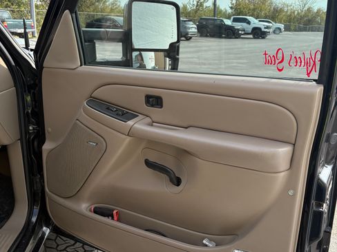 Used 2007 Chevrolet Silverado 2500 LT w/ Skid Plate Package image 14