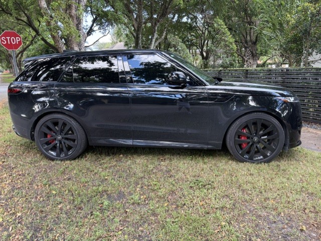 Used 2025 Land Rover Range Rover Sport Dynamic SE AWD/4WD image 1