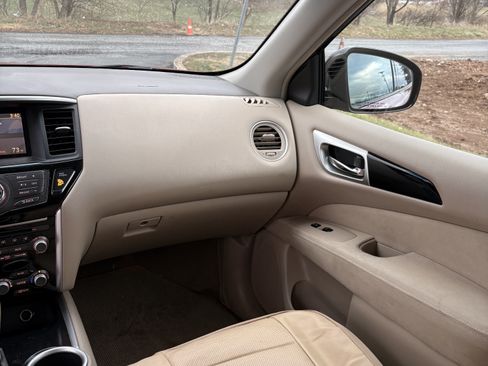 Used 2013 Nissan Pathfinder SV w/ Cargo Pkg image 8