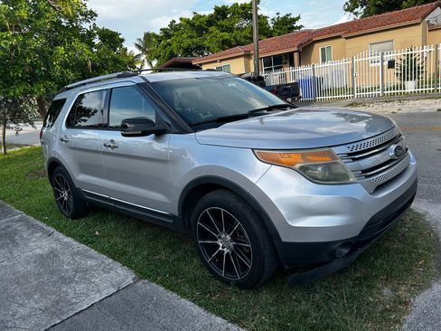 Used 2011 Ford Explorer XLT w/ 202A Rapid Spec Order Code FWD image 6