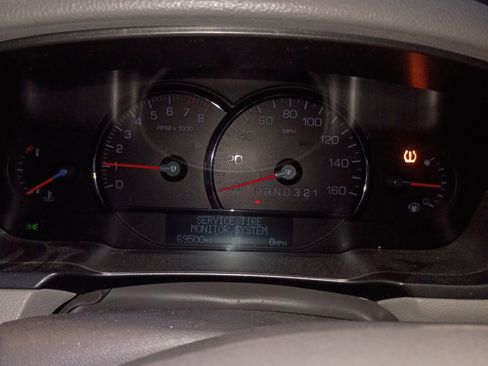 Used 2010 Cadillac DTS Premium FWD image 10