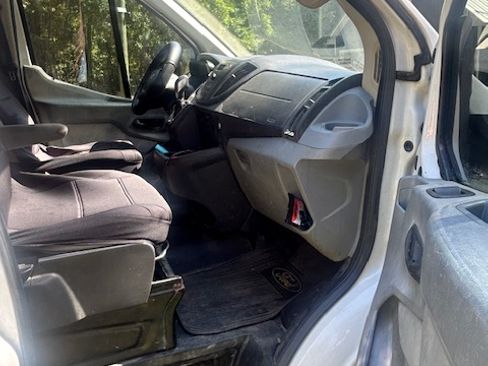 Used 2015 Ford Transit 250 130 Low Roof image 9