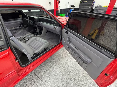 Used 1993 Ford Mustang Cobra RWD image 12