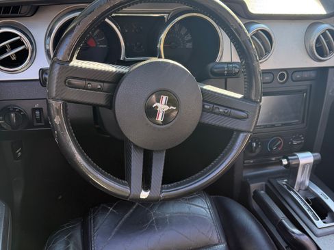 Used 2008 Ford Mustang GT RWD image 9