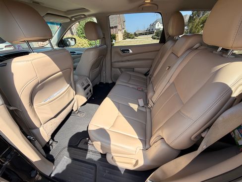 Used 2017 Nissan Pathfinder SL w/ SL Premium Package image 9