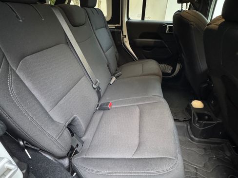 Used 2019 Jeep Wrangler Unlimited Sahara w/ Dual Top Group image 9