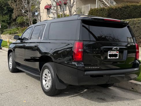 Used 2020 Chevrolet Suburban LT image 8