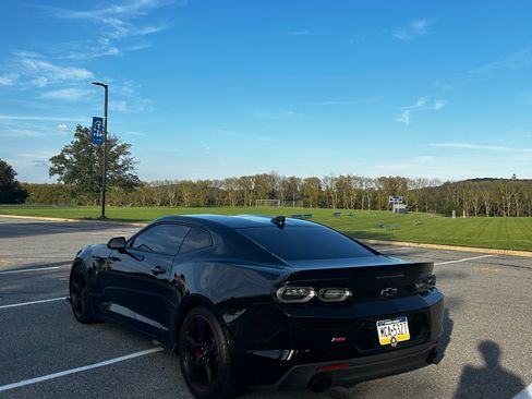Used 2022 Chevrolet Camaro SS image 2