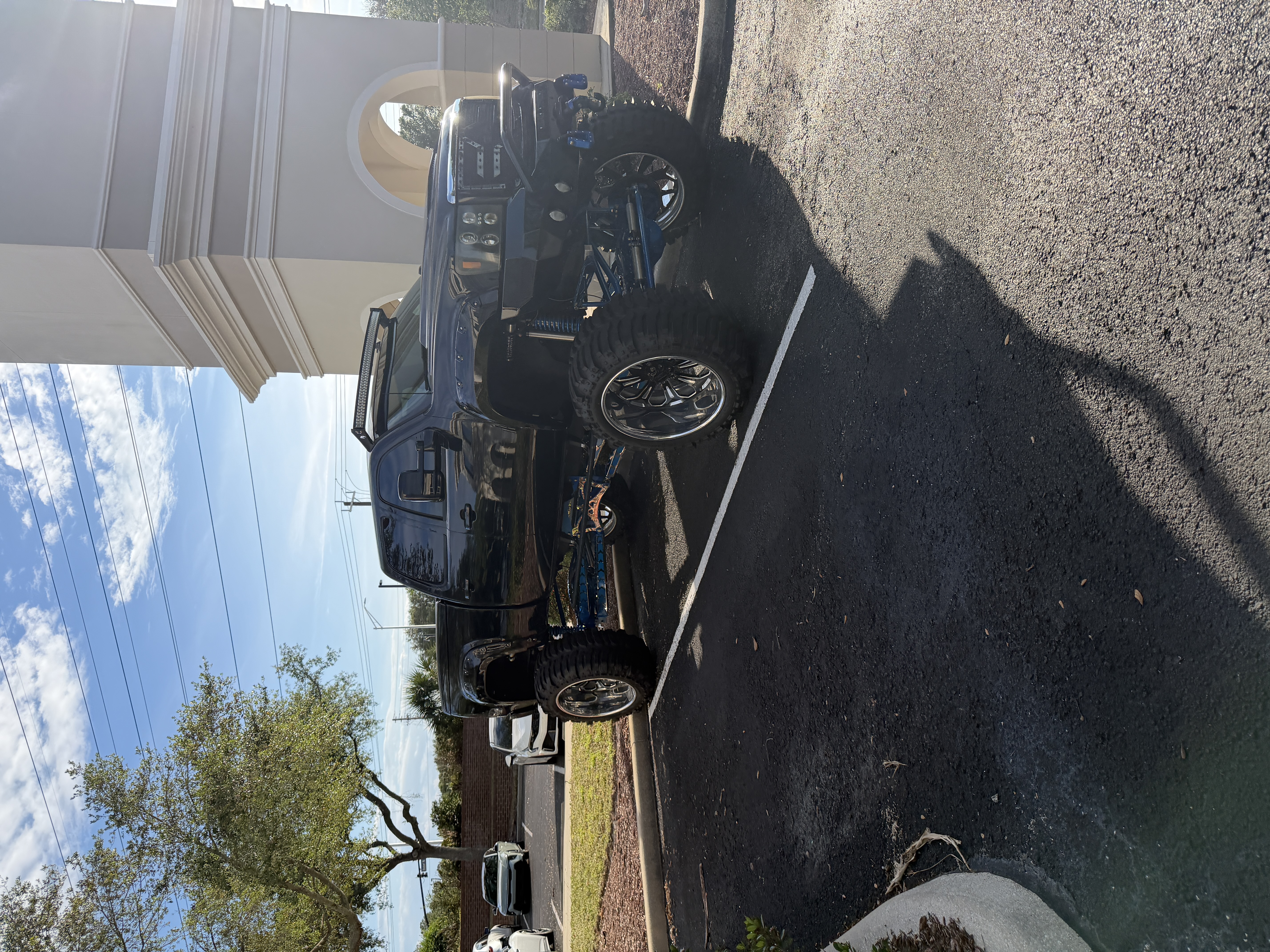 Used 2007 GMC Sierra 2500 SLT w/ Z71 Off-Road Package AWD/4WD image 24