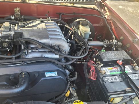 Used 2004 Toyota Tacoma PreRunner image 4