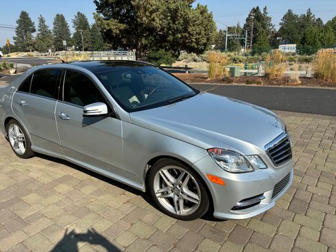 Used 2013 Mercedes-Benz E 550 4MATIC Sedan image 4