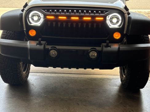 Used 2016 Jeep Wrangler Sport AWD/4WD image 10