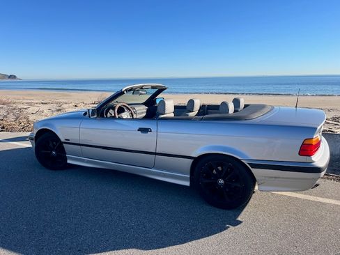 Used 1999 BMW 323i 323i Convertible 2D image 26