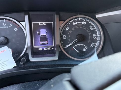 Used 2019 Toyota Tacoma SR5 image 15