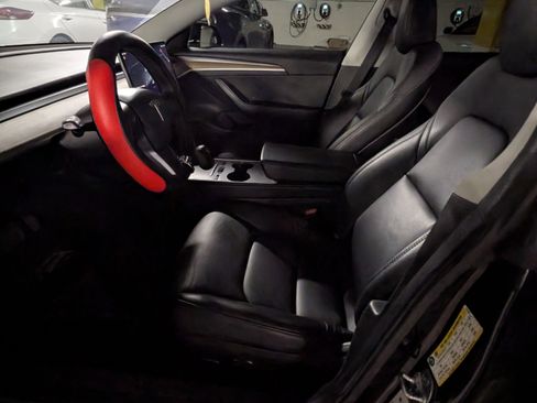 Used 2023 Tesla Model 3 Standard Range image 11
