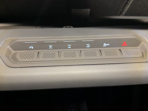 Used 2026 Ford Bronco Badlands AWD/4WD image 23