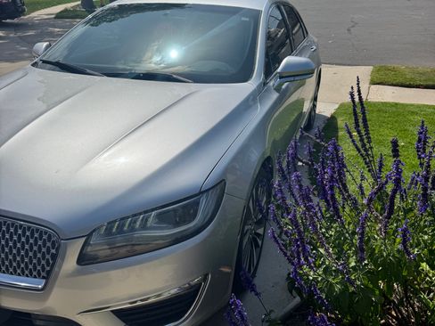 Used 2017 Lincoln MKZ Reserve FWD image 2