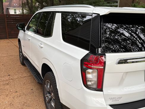 Used 2024 Chevrolet Tahoe LS RWD image 2