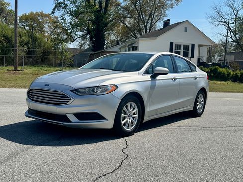 Used 2018 Ford Fusion S image 1