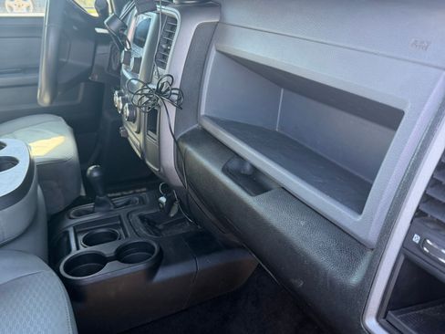 Used 2013 RAM 2500 Tradesman w/ Chrome Appearance Group AWD/4WD image 8