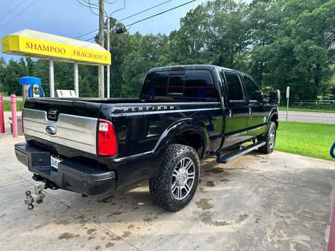 Used 2016 Ford F250 Platinum w/ FX4 Off-Road Package AWD/4WD image 11