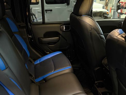 Used 2020 Jeep Gladiator Sport w/ Quick Order Package 24S image 11