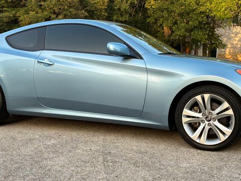 Used 2010 Hyundai Genesis 2.0T RWD image 5