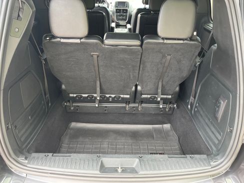 Used 2012 Dodge Grand Caravan R/T w/ Driver Convenience Group FWD image 15