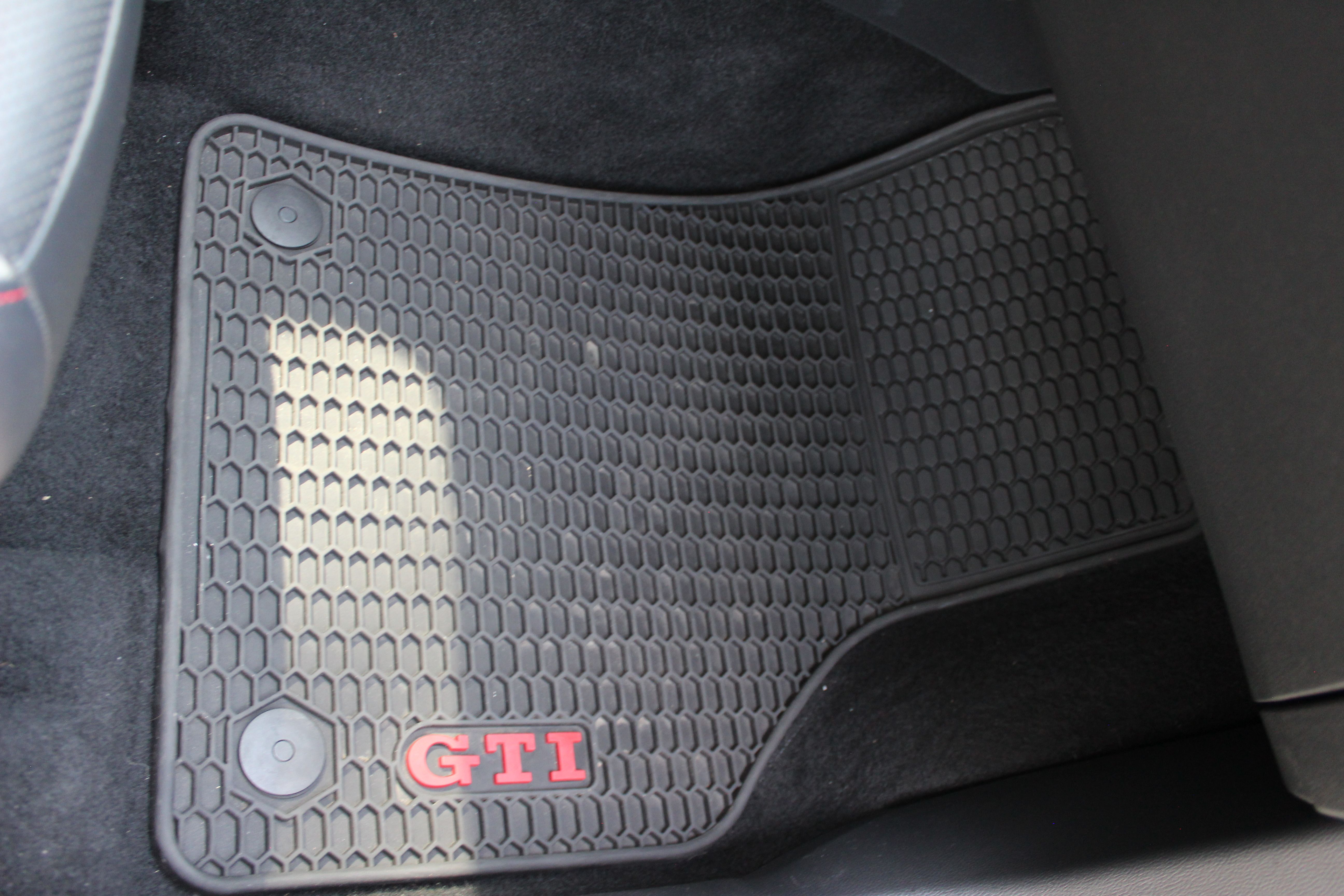Used 2022 Volkswagen GTI Autobahn FWD image 27