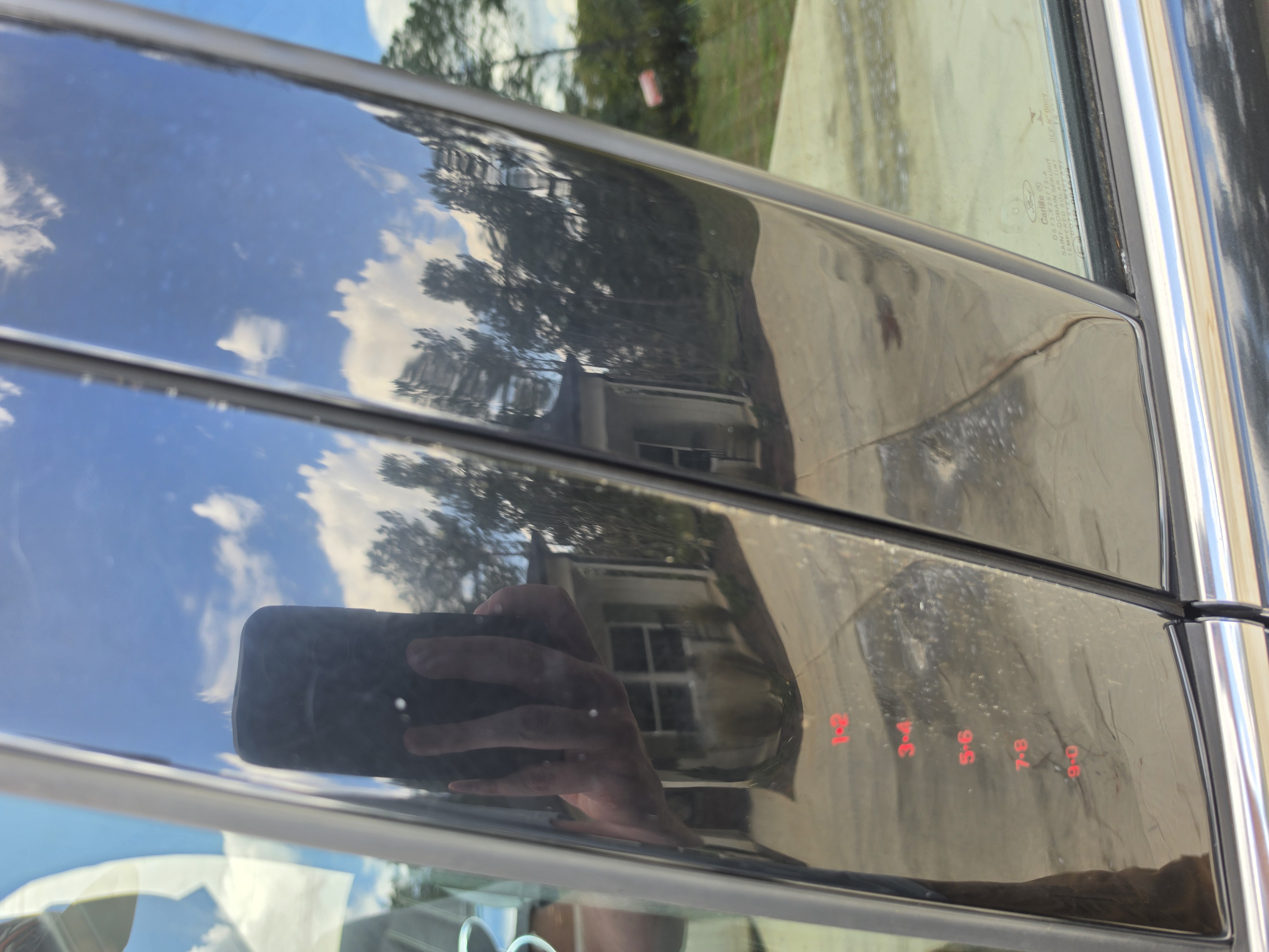 Used 2015 Ford Fusion SE FWD image 15