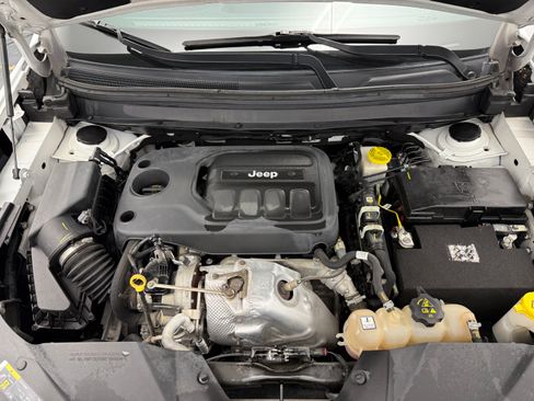 Used 2020 Jeep Cherokee High Altitude AWD/4WD image 9