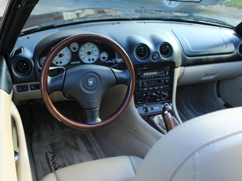 Used 2000 MAZDA MX-5 Miata image 15