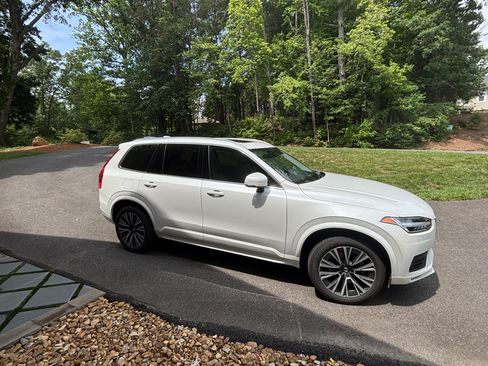 Used 2021 Volvo XC90 T6 Momentum w/ Climate Package AWD/4WD image 2