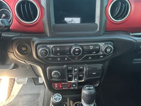 Used 2020 Jeep Wrangler Unlimited Rubicon AWD/4WD image 13