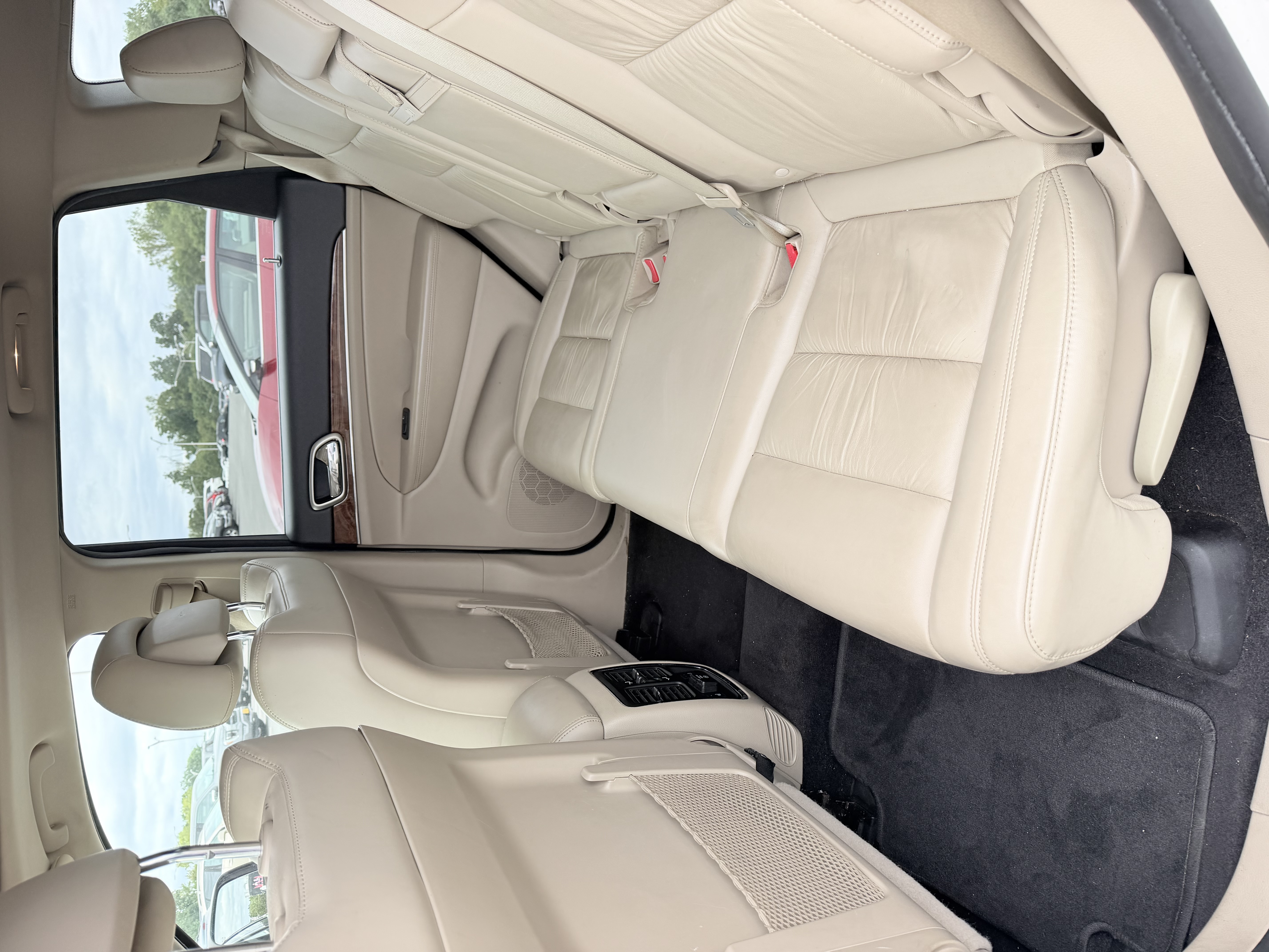 Used 2011 Jeep Grand Cherokee Limited w/ Trailer Tow Group RWD image 24