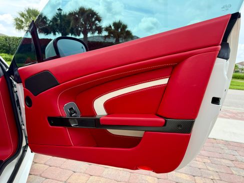Used 2017 Aston Martin V12 Vantage S RWD image 22