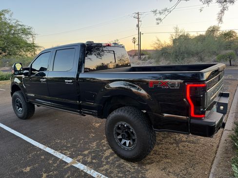 Used 2020 Ford F350 Platinum image 12