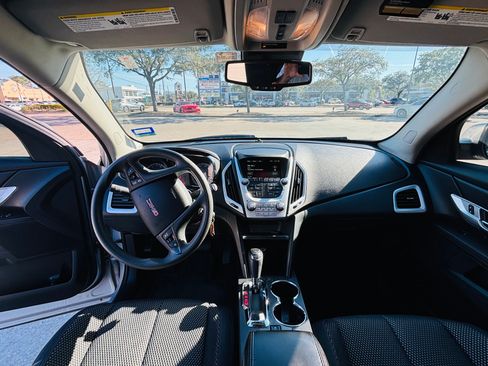 Used 2017 GMC Terrain SLE image 4