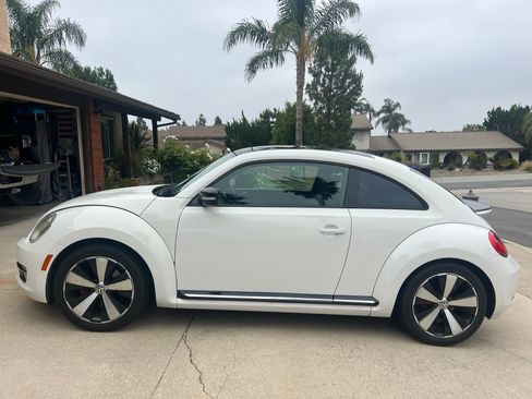 Used 2012 Volkswagen Beetle 2.0T FWD image 13