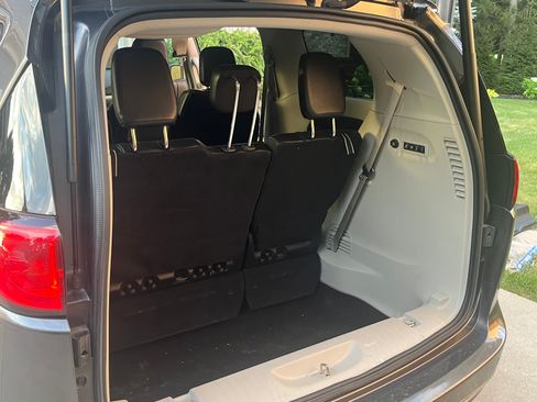 Used 2019 Chrysler Pacifica Limited FWD image 16