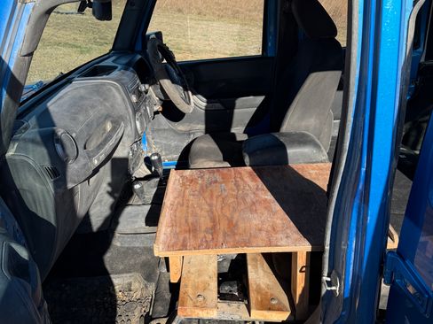 Used 2015 Jeep Wrangler Unlimited Sport image 9