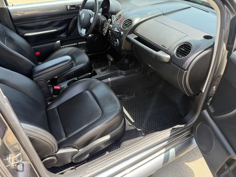 Used 2008 Volkswagen Beetle S FWD image 6
