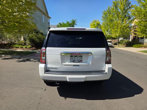 Used 2017 GMC Yukon Denali w/ Open Road Package AWD/4WD image 4