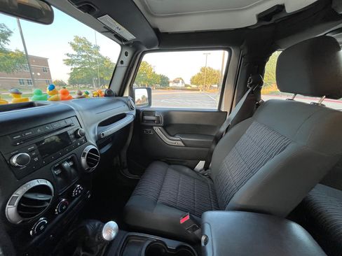 Used 2012 Jeep Wrangler Sport AWD/4WD image 18
